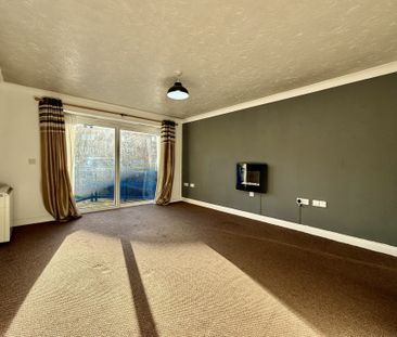 Mountbatten Close, Preston - Photo 1