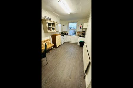 Room in a Shared Flat, Stamford Hill, N16 - Photo 5