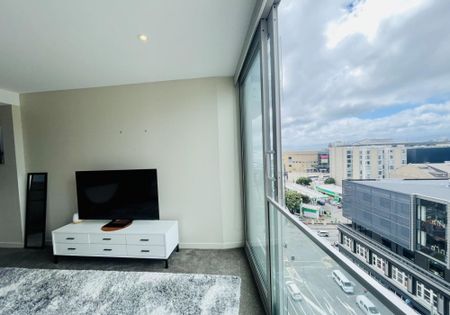 Two bedroom, inner city apartment - Photo 4