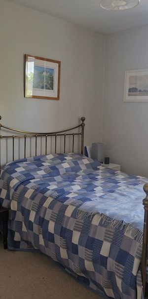 Room in a Shared House, Littleton Street, SW18 - Photo 1