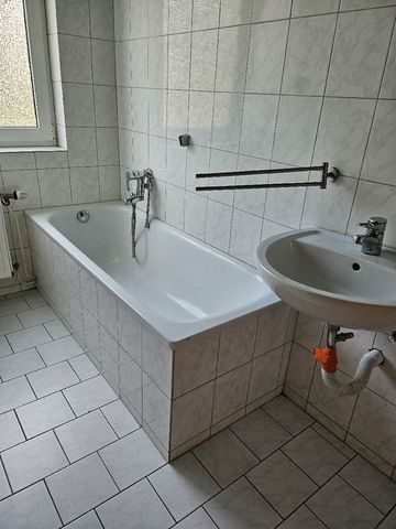 Bezugsfreie Mietwohnung mit ca. 52 m² Wohnfläche und 2 Zimmern in ruhiger, zentraler Wohnlage - Photo 3