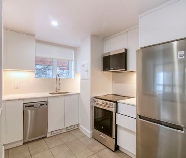 1975 Maisonneuve Blvd West - Photo 3