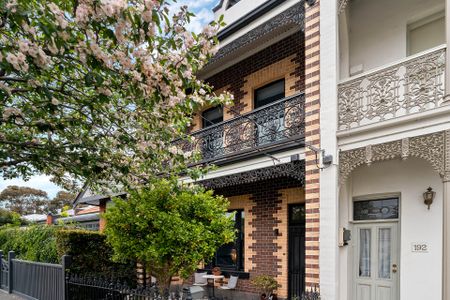 Renovated Victorian Delight! - Photo 5