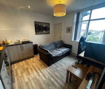 Middlecroft Lane, Gosport - Photo 1