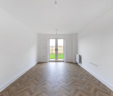 3 bedroom end of terrace house to rent - Photo 1