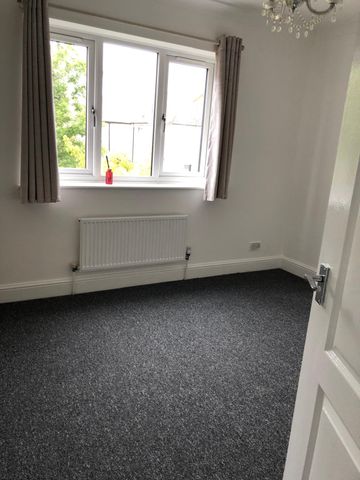 One Bedroom Flat to let in Stanford-Le-Hope - Photo 5