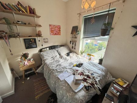 4 bedroom terraced house to rent - Photo 2