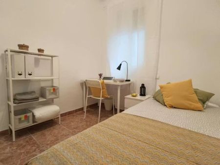 Carrer del Literat Azorín, Valencia, Valencian Community 46006 - Photo 3