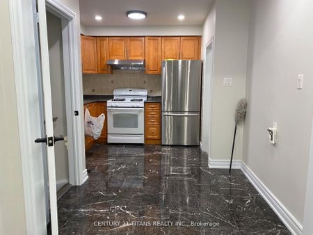 For Lease - 26 Stephenfrank Road, Toronto, Ontario - Photo 2