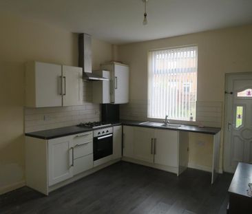 3 bedroom end of terrace house to rent - Photo 5