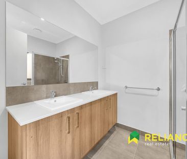 Beautiful 4 bedroom family home in Thornhill Park!! - Photo 3