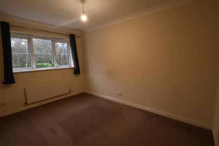 3 bedroom end of terrace house to rent - Photo 3