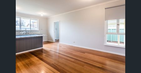 CENTRAL FAMILY HOME - Photo 2