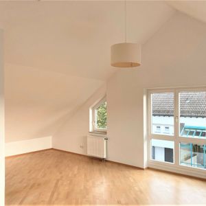 RESERVIERT: PETERSBERG - HELLES DACHGESCHOSSAPPARTEMENT MIT LOGGIA... - Foto 2