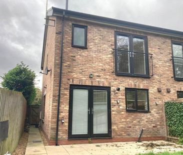 3 bedroom semi-detached house to rent - Photo 3