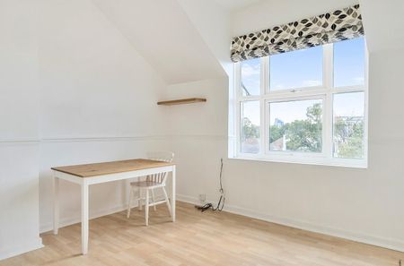 1 Bed Flat, South Norwood Hill, SE25 - Photo 3