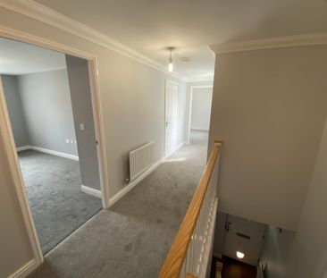 Ffordd Watkins, Birchgrove, SA7 0HP - Photo 2