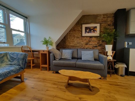 2 Bed Flat, Melville Road, BN3 - Photo 1