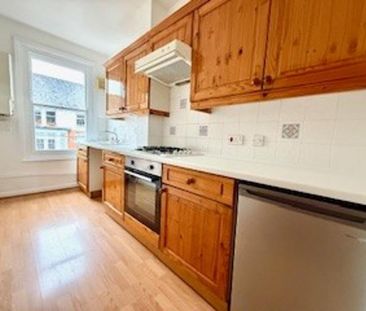 2 bedroom flat to rent - Photo 4