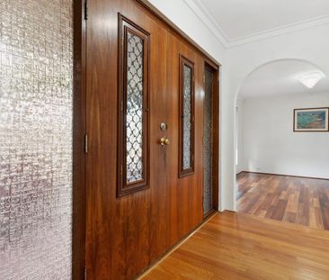 MADDINGTON - 4X1- SPACIOUS, BEAUTIFUL FAMILY HOME - Photo 1