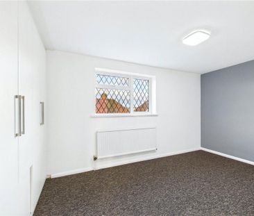 3 bedroom detached house to rent - Photo 5