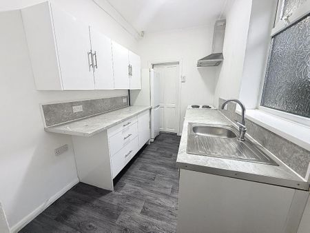 3 bedroom terraced house to rent - Photo 3