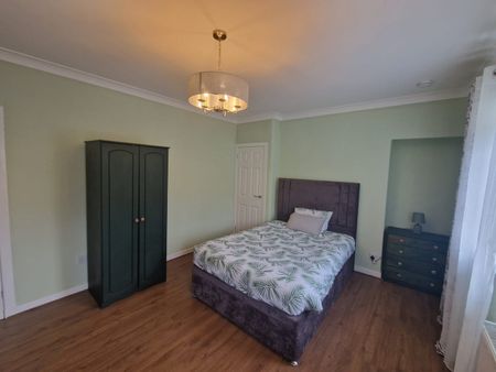 Room in a Shared Flat, West Pilton Grove, EH4 - Photo 5