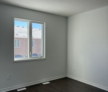 For Lease - 9 Moss Drive, Markham, Ontario - Photo 5