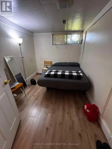 102 BILLINGTON CRESCENT - Photo 5