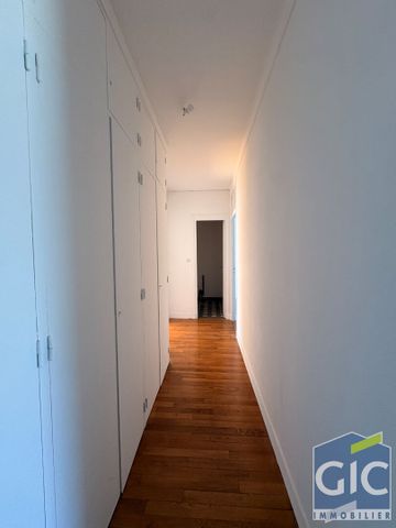 Location Appartement 4 pièces 95m² - Photo 5