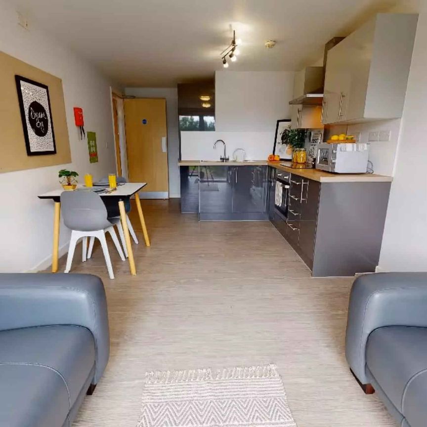 Bronze Studio - Photo 1