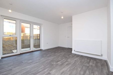 3 bedroom detached house to rent - Photo 4