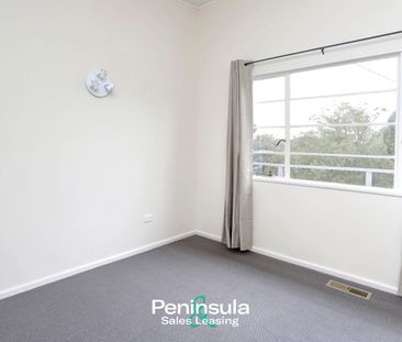 Coastal Charm Meets Relaxed Mt Eliza Living - Photo 6