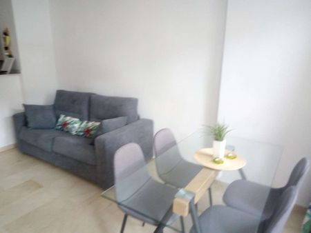 APARTMENT FOR MEDIUM-TERM AVAILABLE FROM SEPTEMBER TO MAY – - Photo 3