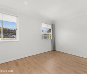 Charming Townhouse in Prime Location - Photo 3