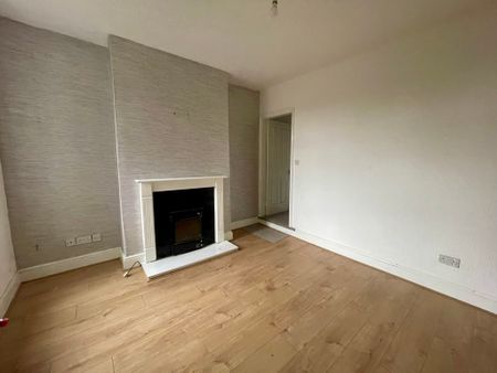 3 bedroom semi-detached to let - Photo 3