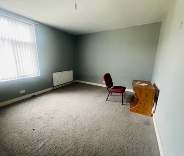 4 bedroom house to rent Leamington Street, Bradford, West Yorkshire... - Photo 1