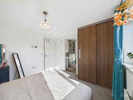 3 bedroom semi-detached house to rent - Photo 3