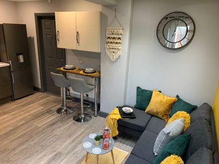 BEDROOM 5 – MEDIUM DOUBLE - Photo 4