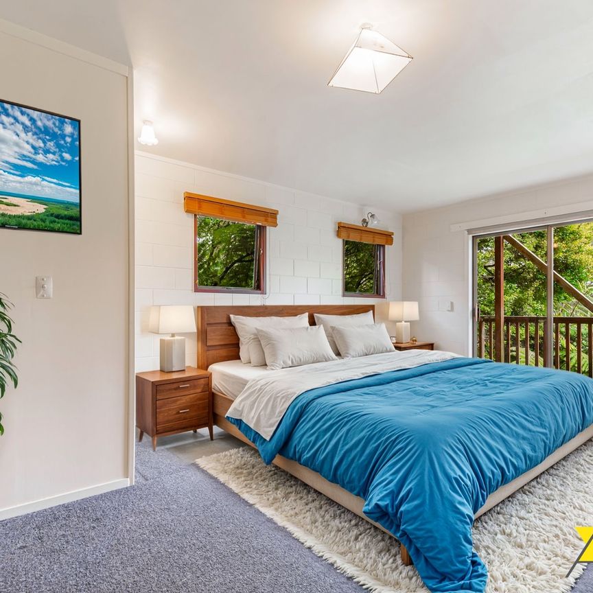 89a Takahe Road, Titirangi - Photo 1