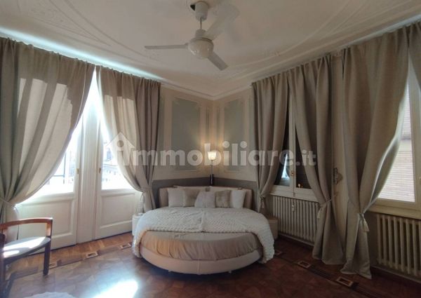 Bilocale Strada Camillo Benso di Cavour, Centro Storico, Parma
