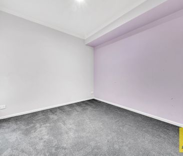 Stunning Home, Spectacular Views & Unbeatable Convenience! - Photo 3