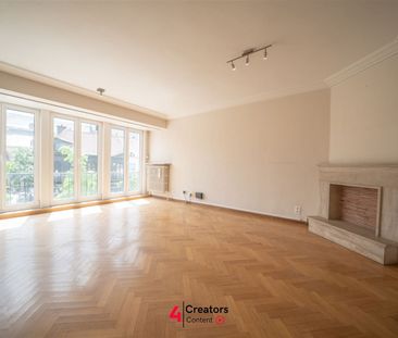 Stijlvol appartement in het bruisende hart van Sint-Niklaas! - Photo 2