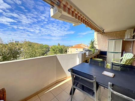 Appartement 3 pièces 64m2 MARSEILLE 8EME 1 280 euros - Photo 3