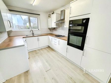 property to rent Kirkmeadow, Bretton, Peterborough, Cambridgeshire, PE3 - Photo 5