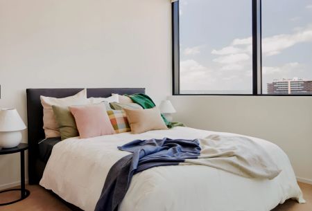 1 Bed Apartment - Photo 2