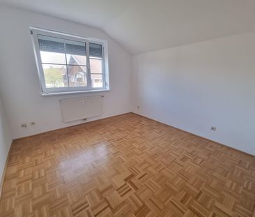 Schöne 4 Zimmer Wohnung mit Balkon und Garage - Photo 1