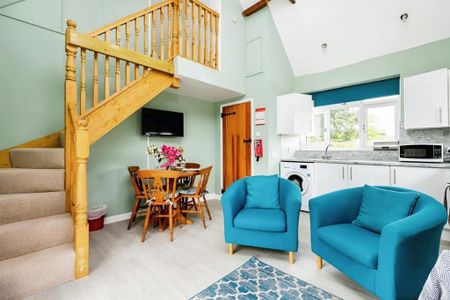 2 bedroom semi-detached house to rent - Photo 4