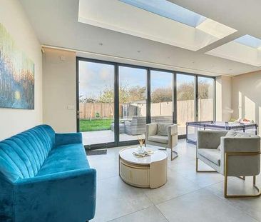 Slough, Berkshire, SL1 - Photo 2