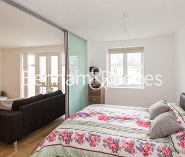 1 Bedroom flat to rent in Park Lodge Avenue, West Drayton, UB7 - Photo 2